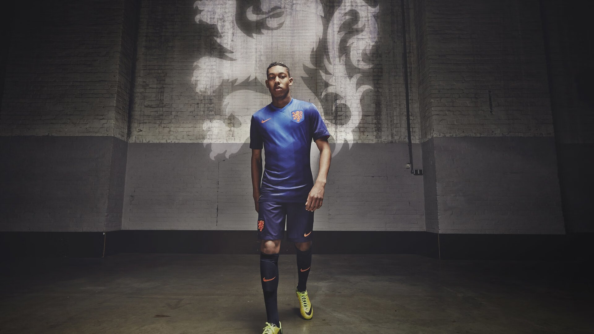 “运动装备工程师穿戴测试跑” 自己研发自己试